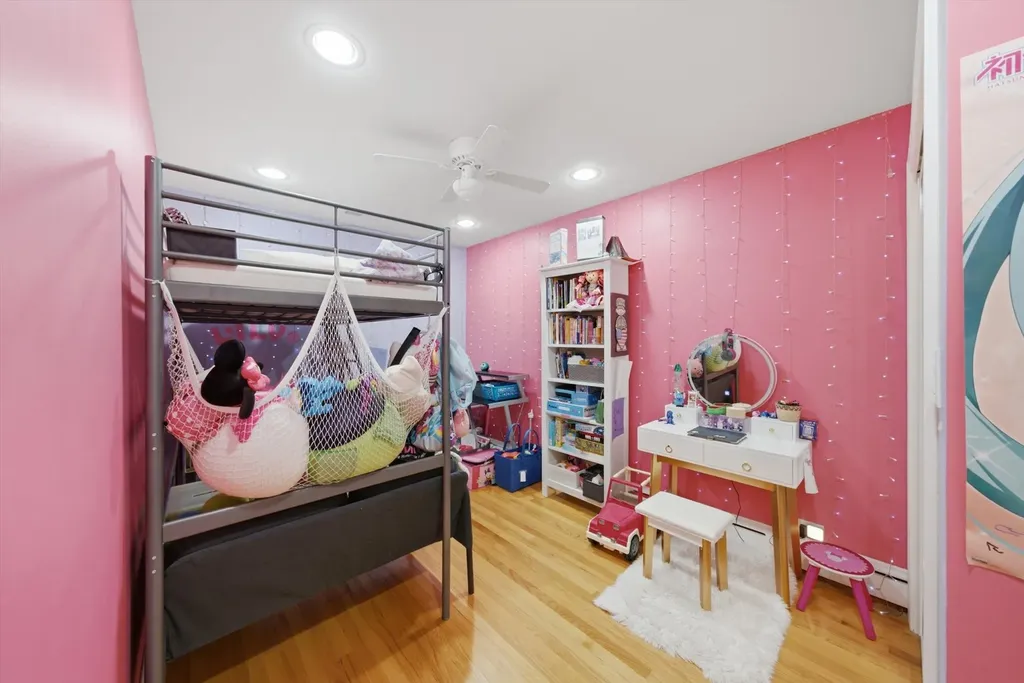 6152 West Wrightwood Avenue Chicago IL 60639