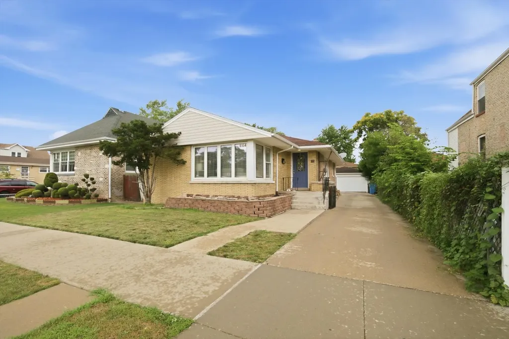 6152 West Wrightwood Avenue Chicago IL 60639