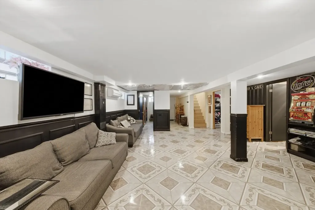 6152 West Wrightwood Avenue Chicago IL 60639