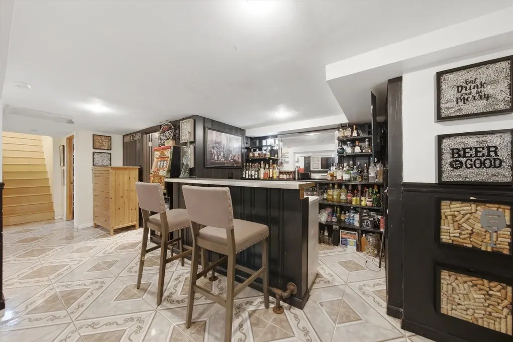 6152 West Wrightwood Avenue Chicago IL 60639