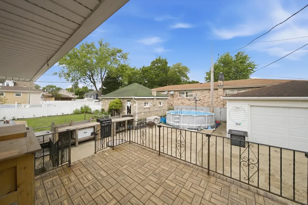 6152 West Wrightwood Avenue Chicago IL 60639