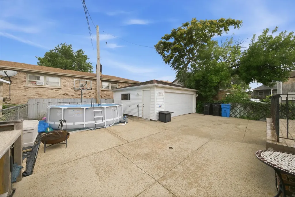 6152 West Wrightwood Avenue Chicago IL 60639