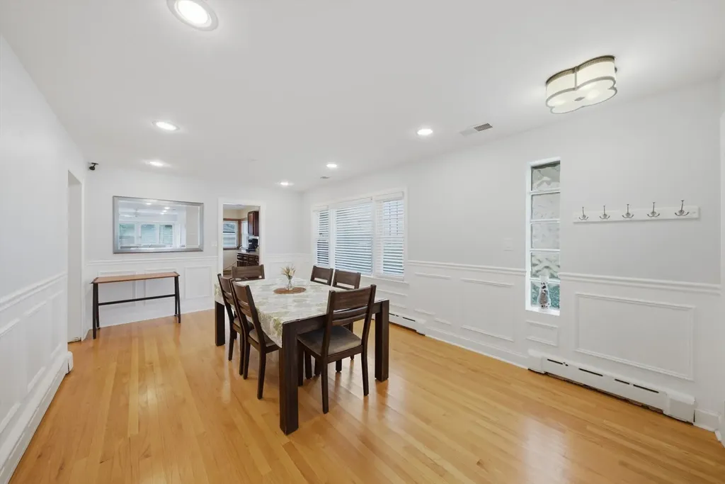 6152 West Wrightwood Avenue Chicago IL 60639