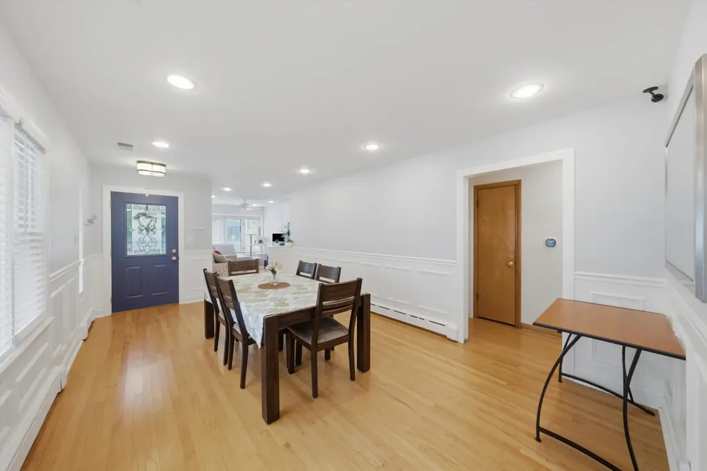 6152 West Wrightwood Avenue Chicago IL 60639