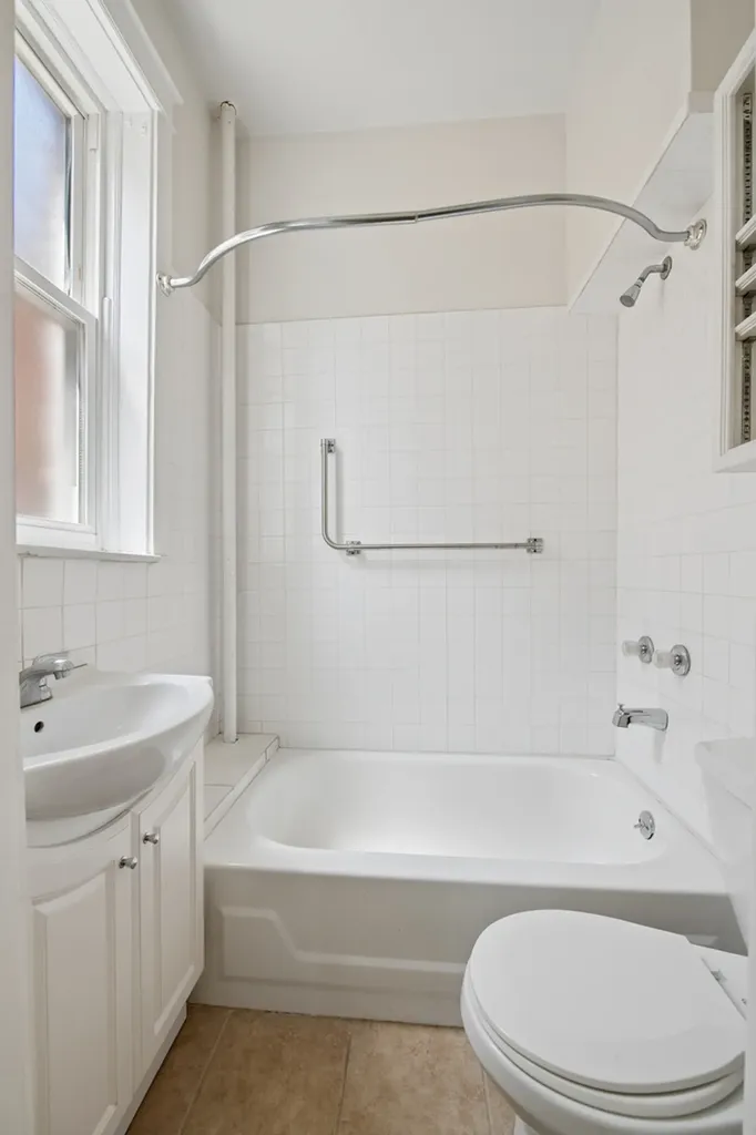 5715 South Blackstone Avenue Chicago IL 60637