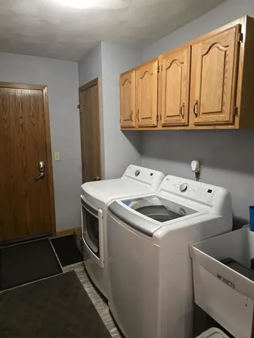 6667 Sandalwood Rockford IL 61108