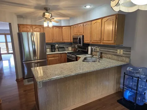 6667 Sandalwood Rockford IL 61108