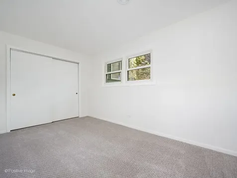 1092 Aberdeen Lane Mundelein IL 60060