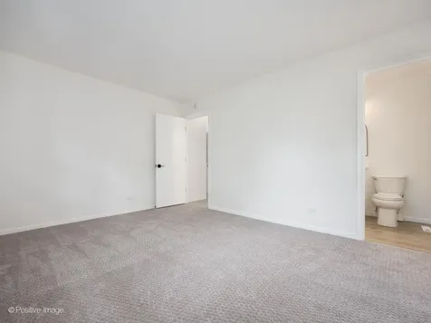1092 Aberdeen Lane Mundelein IL 60060