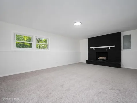 1092 Aberdeen Lane Mundelein IL 60060
