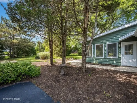 1092 Aberdeen Lane Mundelein IL 60060