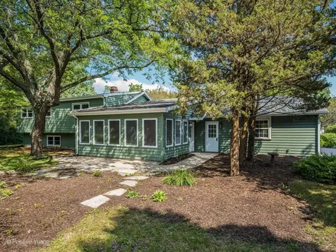 1092 Aberdeen Lane Mundelein IL 60060