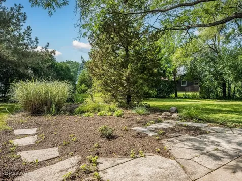 1092 Aberdeen Lane Mundelein IL 60060