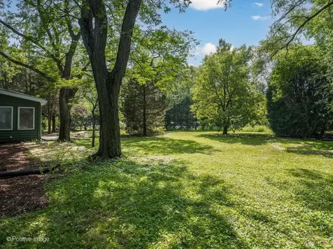 1092 Aberdeen Lane Mundelein IL 60060