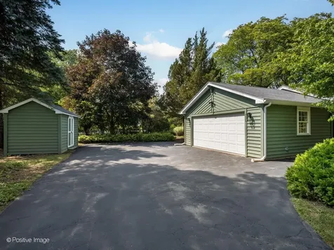 1092 Aberdeen Lane Mundelein IL 60060
