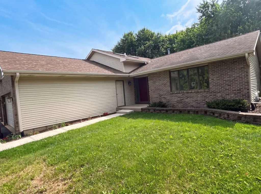 1503 Featherstone Road Rockford IL 61107