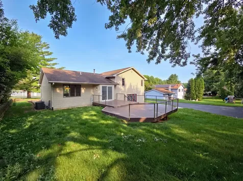 1503 Featherstone Road Rockford IL 61107