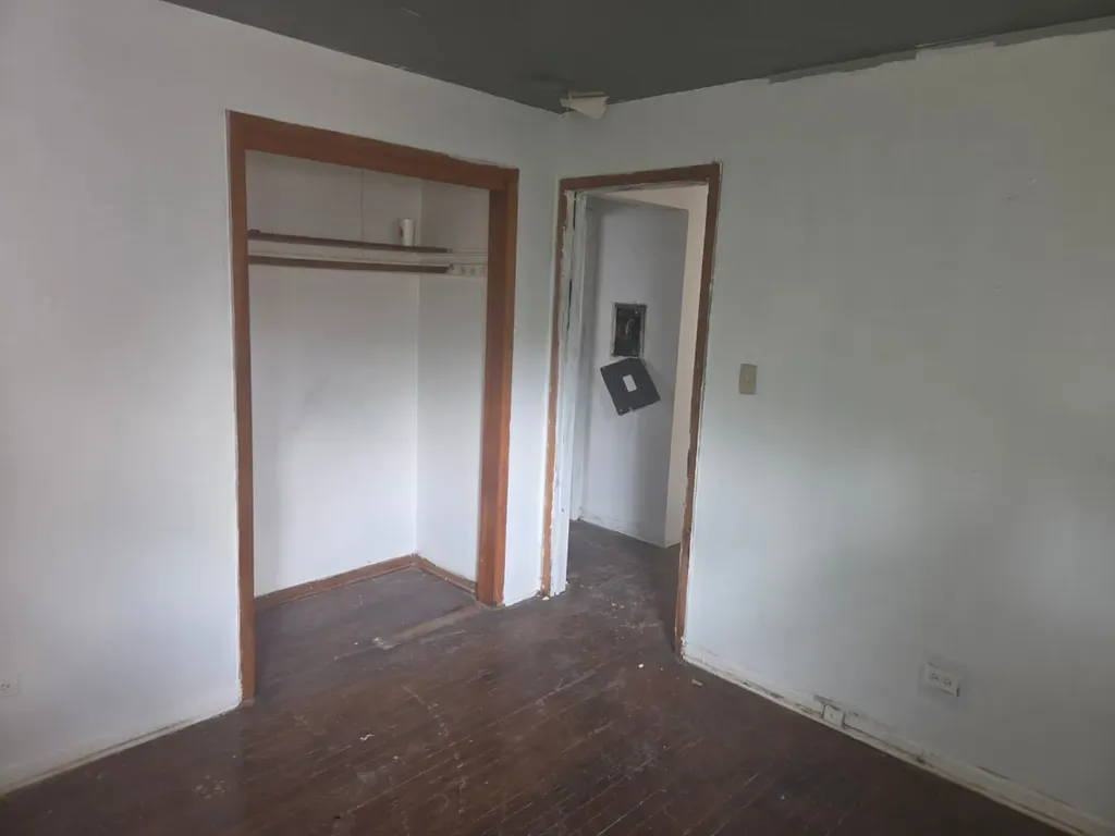 8045 South Carpenter Street Chicago IL 60620