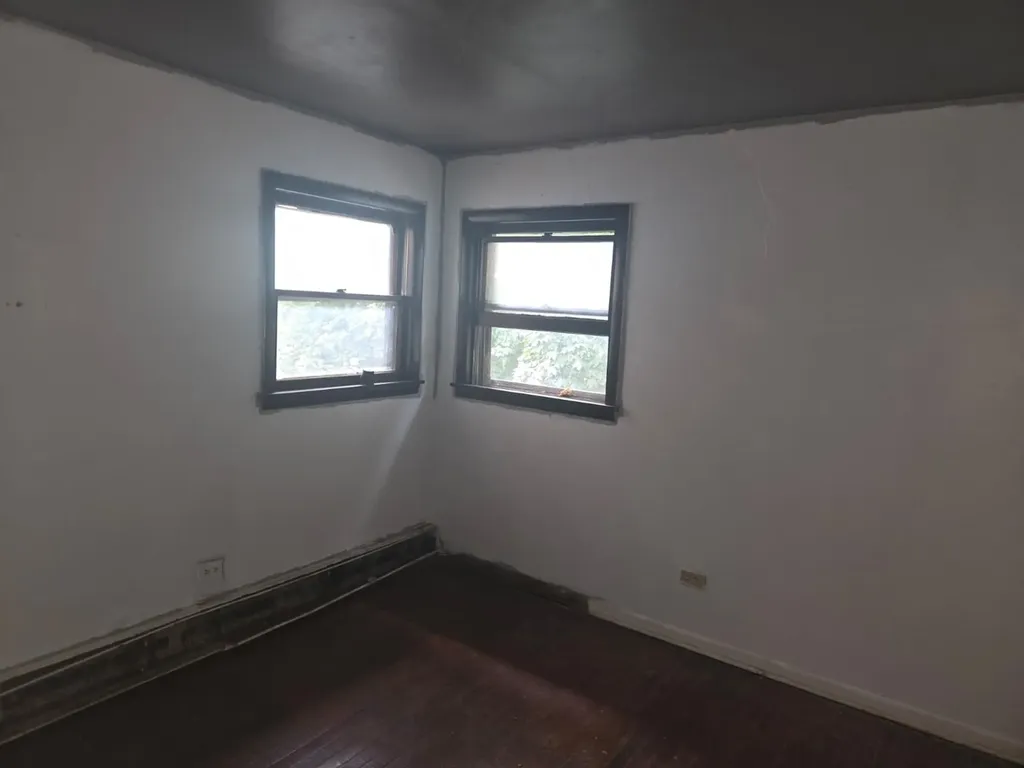 8045 South Carpenter Street Chicago IL 60620