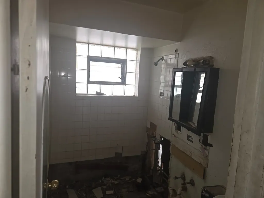8045 South Carpenter Street Chicago IL 60620