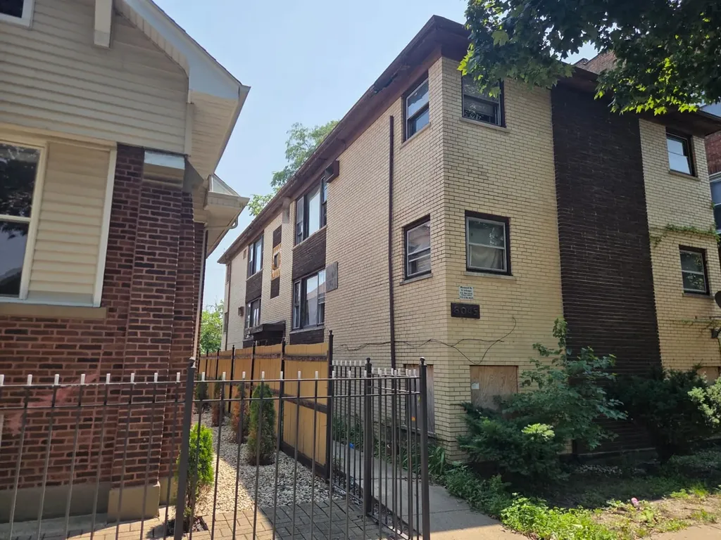 8045 South Carpenter Street Chicago IL 60620