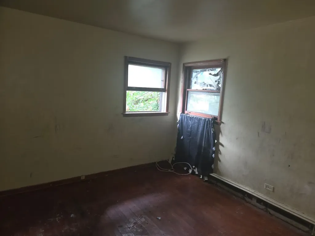 8045 South Carpenter Street Chicago IL 60620