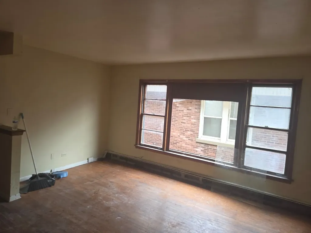 8045 South Carpenter Street Chicago IL 60620