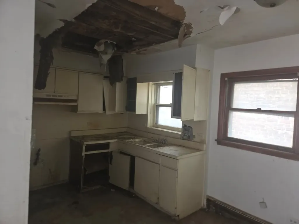 8045 South Carpenter Street Chicago IL 60620