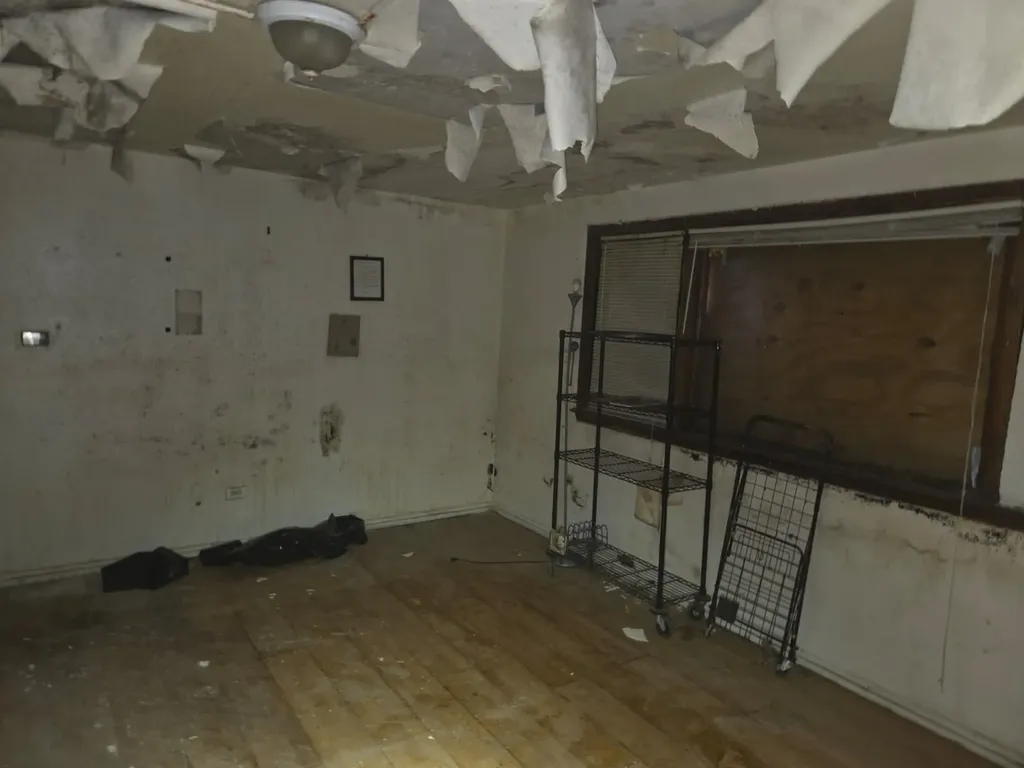 8045 South Carpenter Street Chicago IL 60620