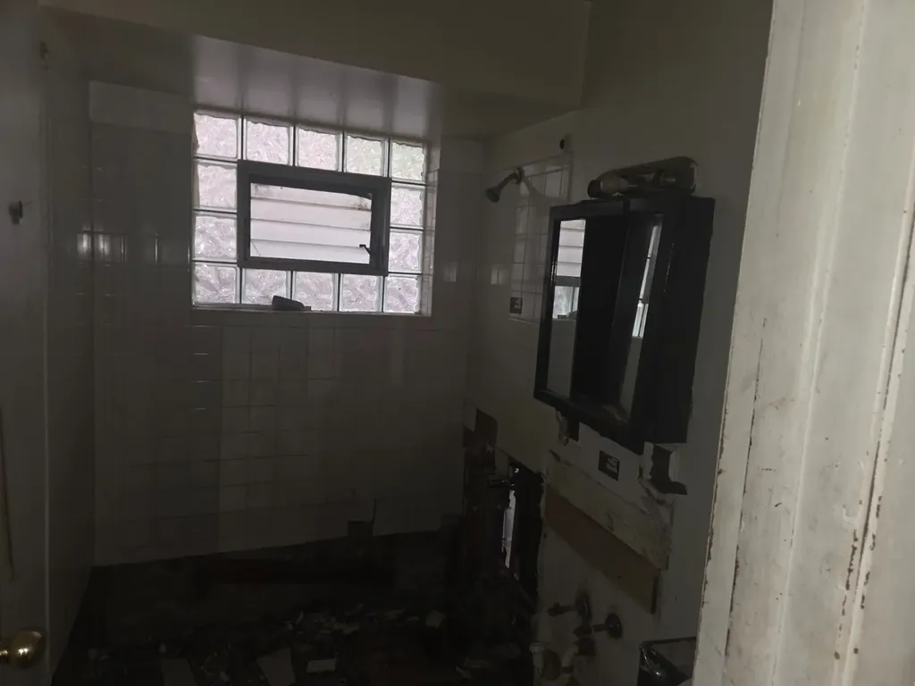8045 South Carpenter Street Chicago IL 60620