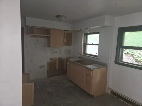 8045 South Carpenter Street Chicago IL 60620
