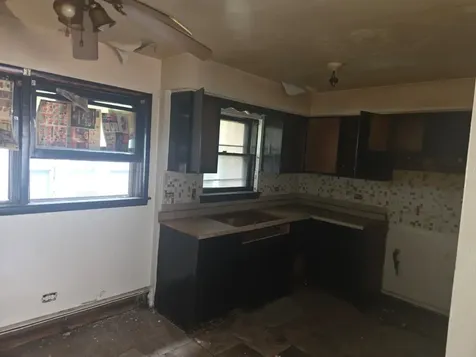 8045 South Carpenter Street Chicago IL 60620