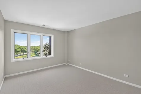453 Raintree Drive Glen Ellyn IL 60137