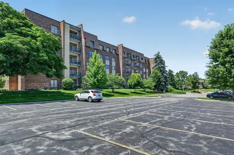 453 Raintree Drive Glen Ellyn IL 60137