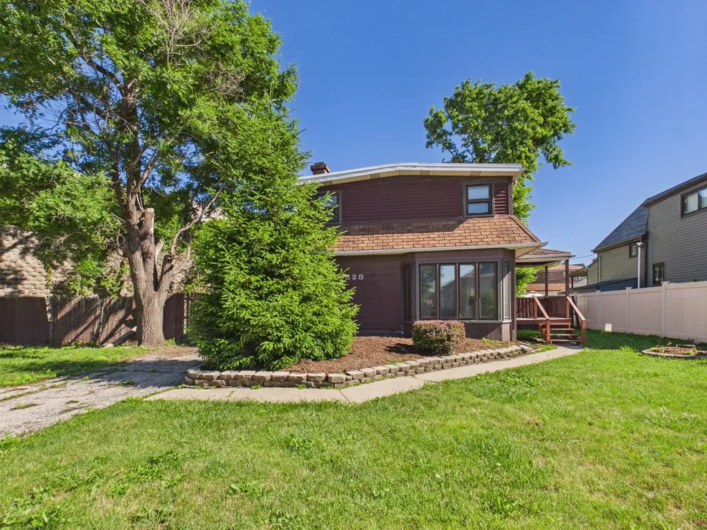 9828 West South Avenue Schiller Park IL 60176