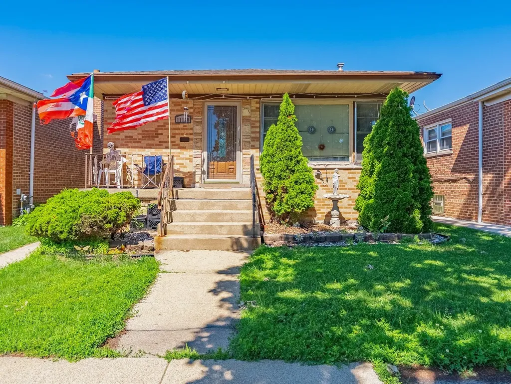 11120 South Ewing Avenue Chicago IL 60617