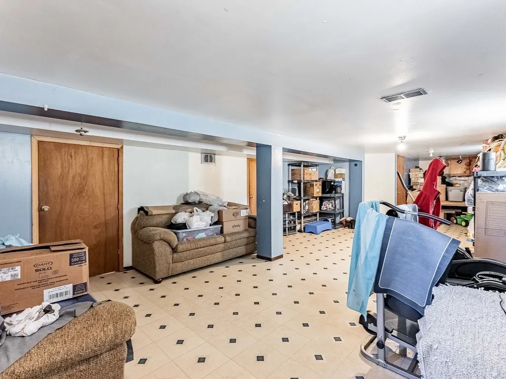 11120 South Ewing Avenue Chicago IL 60617