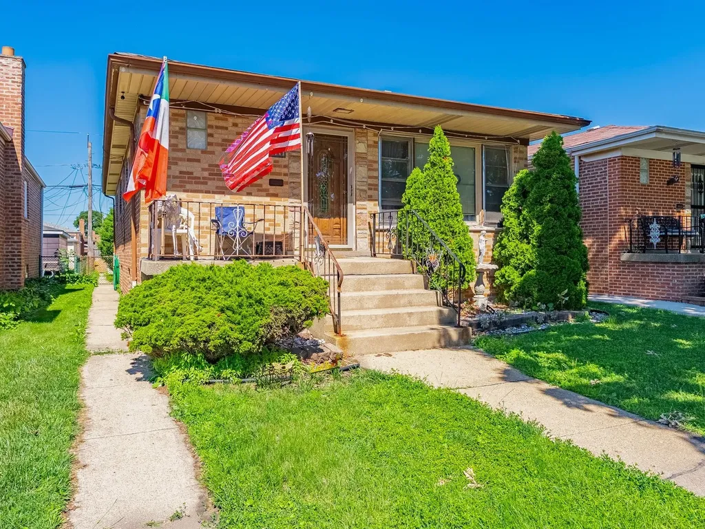 11120 South Ewing Avenue Chicago IL 60617