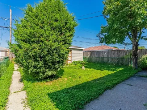 11120 South Ewing Avenue Chicago IL 60617