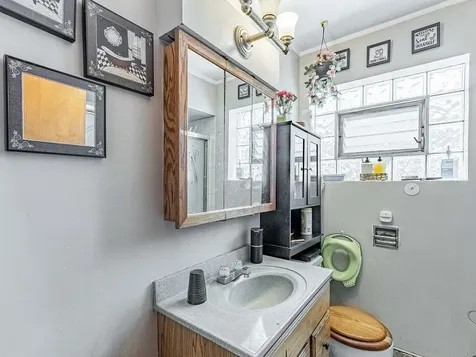 11120 South Ewing Avenue Chicago IL 60617