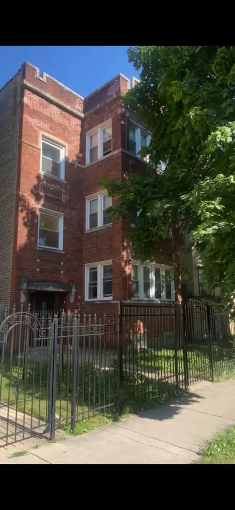 6327 North Francisco Avenue Chicago IL 60659