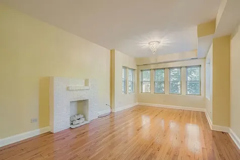 6327 North Francisco Avenue Chicago IL 60659