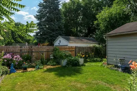 1810 8TH Street Rockford IL 61104