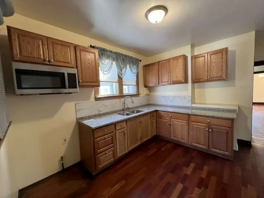 11039 South Wallace Street Chicago IL 60628