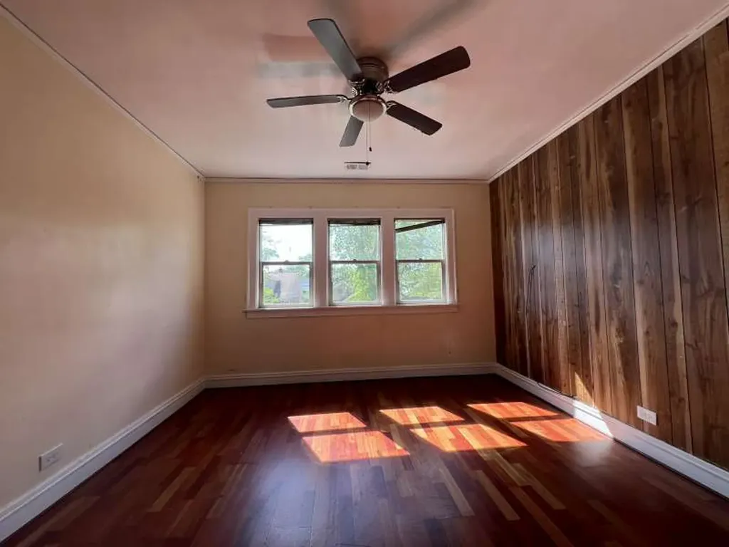 11039 South Wallace Street Chicago IL 60628