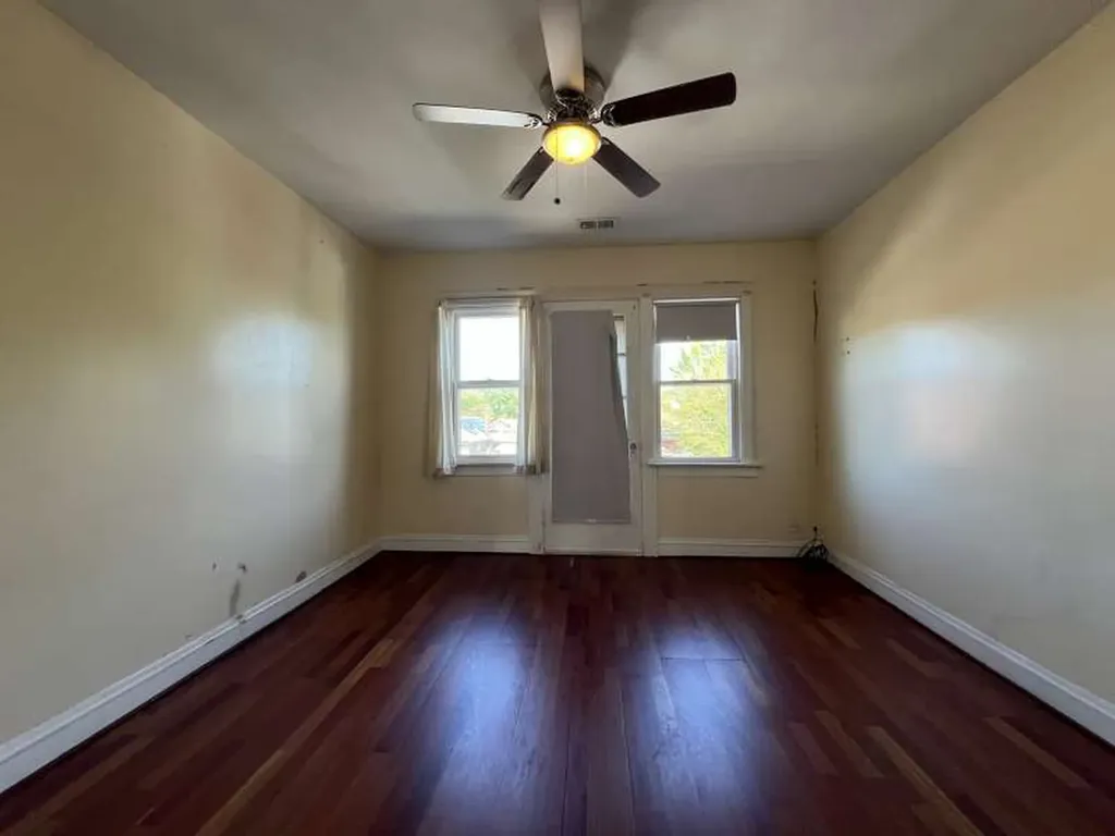 11039 South Wallace Street Chicago IL 60628