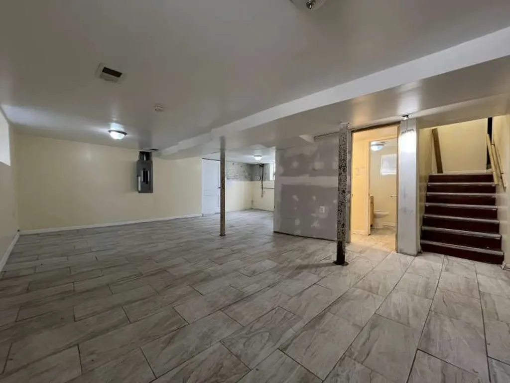 11039 South Wallace Street Chicago IL 60628