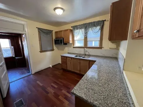 11039 South Wallace Street Chicago IL 60628