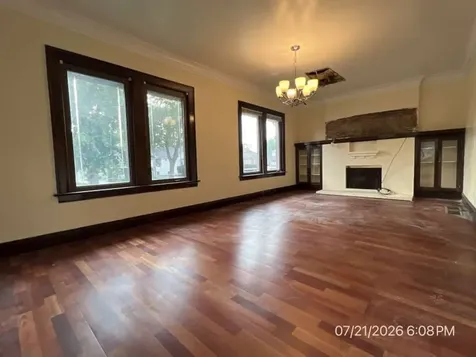 11039 South Wallace Street Chicago IL 60628