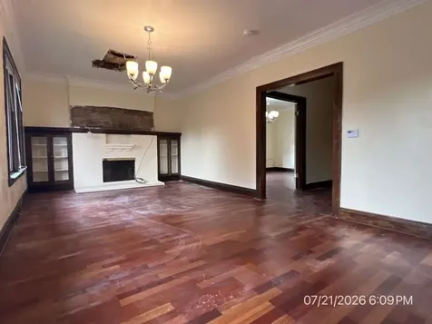 11039 South Wallace Street Chicago IL 60628